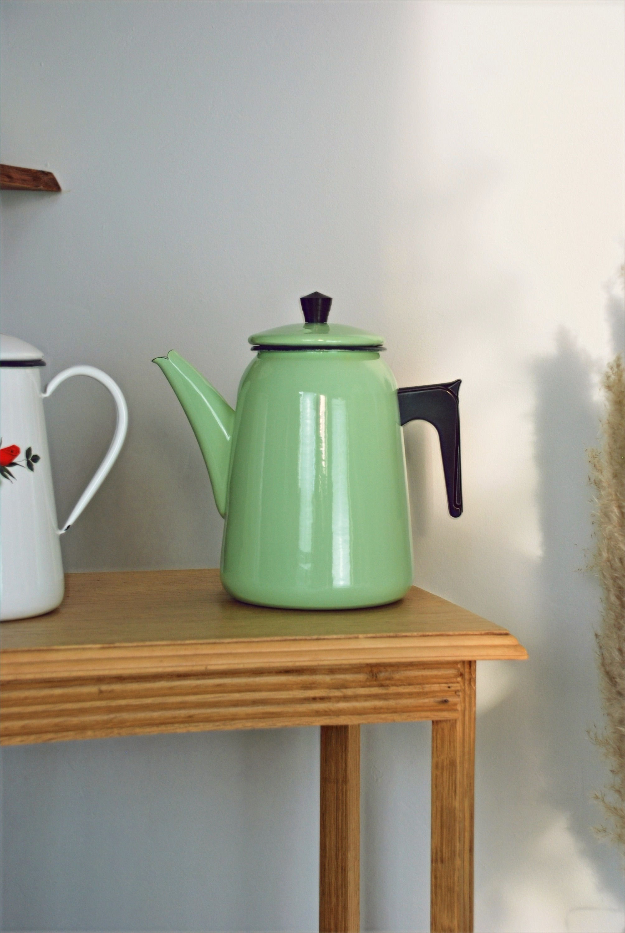 Cafetière émaillée verte vintage