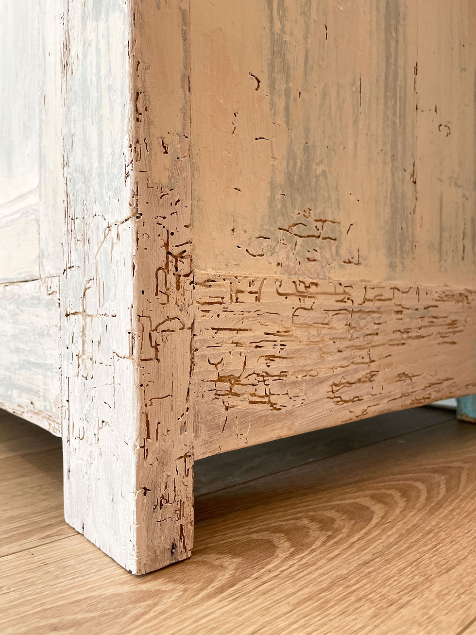 Miniature : Ancien buffet de campagne en bois massif