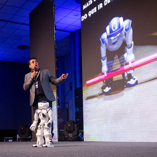 Futuro em movimento: keynote Gil Giardelli provoca reflexões sobre a nova era tecnológica