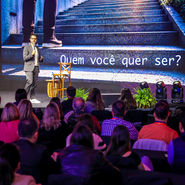 "Vida sem atalhos": Gabriel Carneiro encanta e provoca líderes no Technow Serra Líderes 2026
