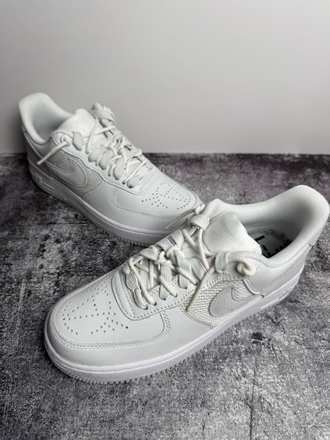 Nike Air Force 1 Low SP Summit White/Off White – Men’s UK 5 / Women’s UK 4.5 side by side