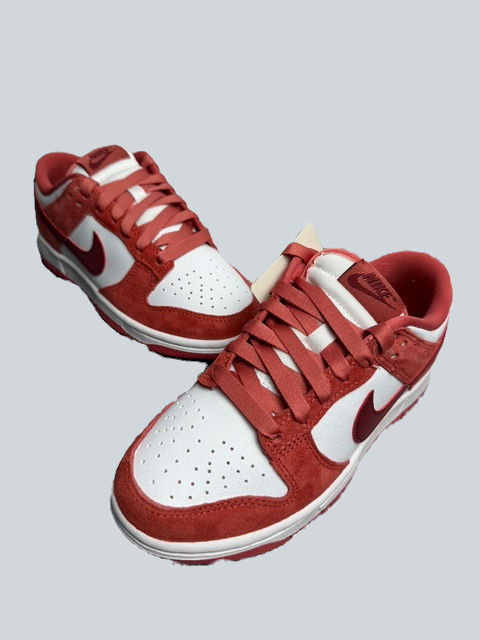 W Nike Dunk Low VDay White/Team Red-Adobe Background