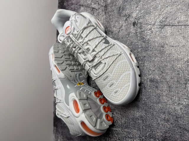 Nike Air Max Plus Utility