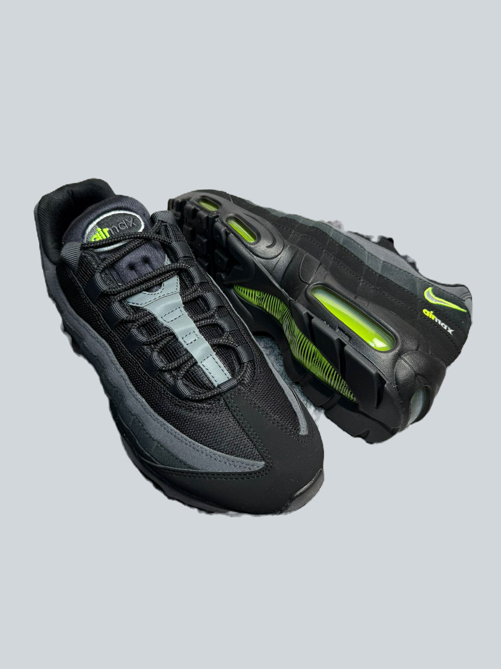 Nike Air Max 95 - Black / Light Smoke Grey / Volt Background