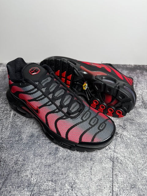Nike Air Max Plus University Red/Black – Men’s UK 5 / Women’s UK 4.5 underside