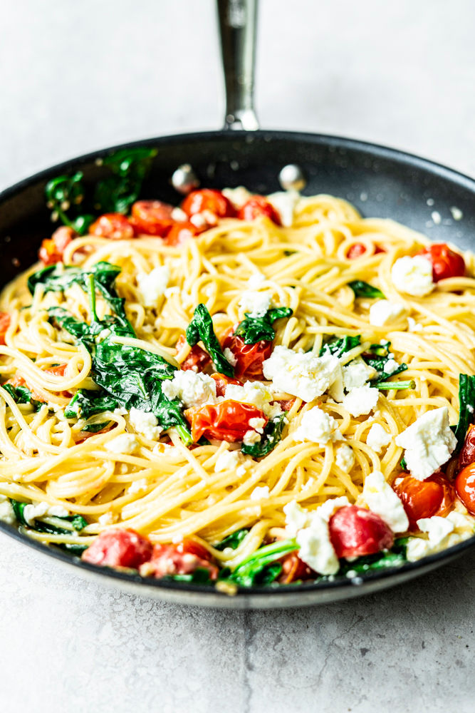 Spaghetti Mit Feta Spinat Und Garnelen