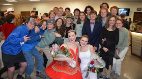 Seniors Leila Zwetsloot and Vivian Rushing in “The Nutcracker”