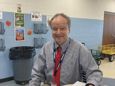 Un Superhéroe Escolar: Dr. Coleman Bailey
