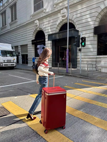 Echolac Dynasty Trunk