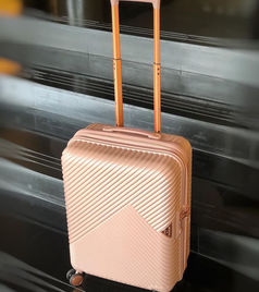 คาจิโอนี่
กระเป๋าเดินทาง
กระเป๋าเดินทางสวย
Radius
เรเดียส
Caggioni
กระเป๋าหรู
โรสโกลด์