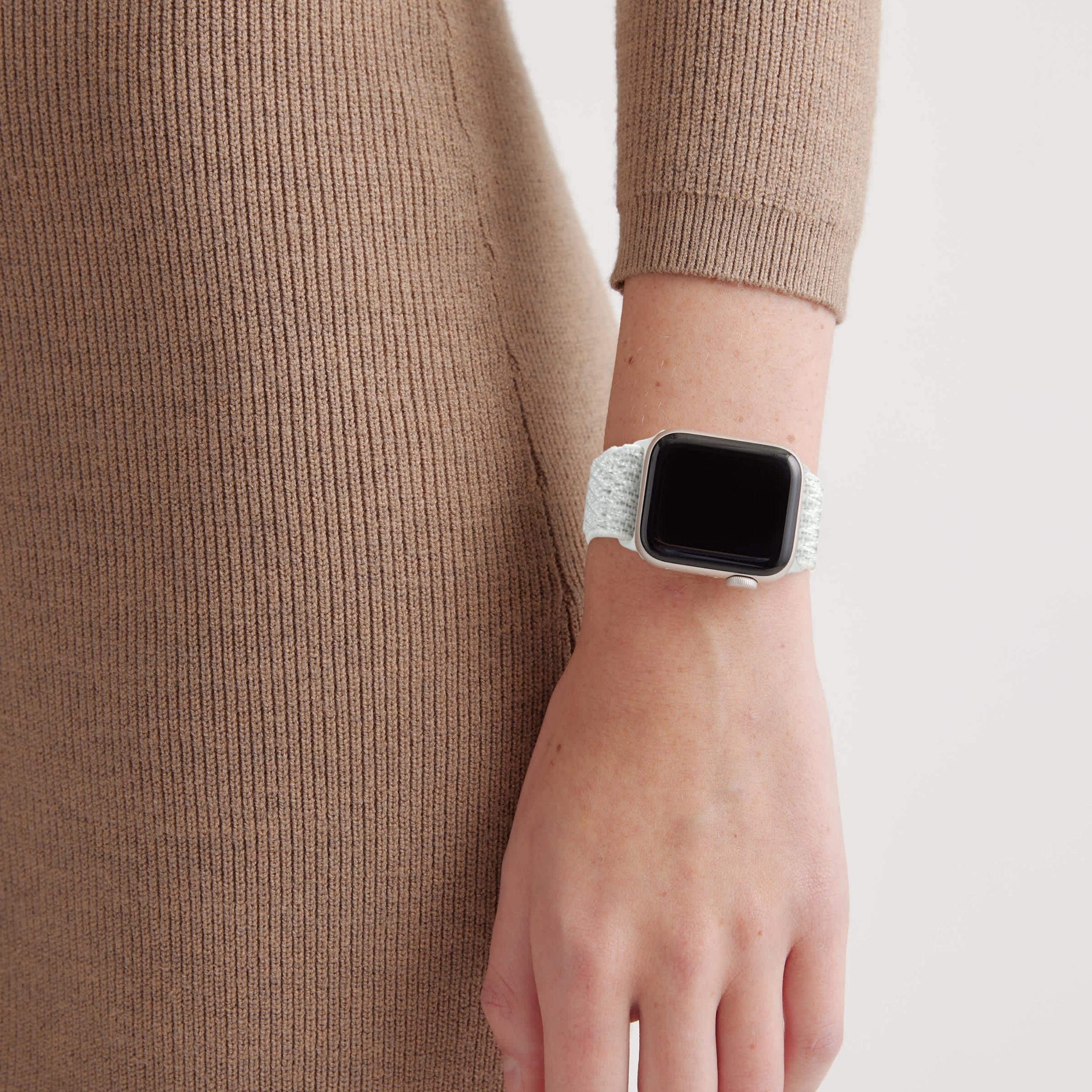 thumbnail image 2 of ComfiTime Correa Deportiva de Nailon Elástica para Apple Watch 38/40/41/42/44/45 mm, Hombres y Mujeres, Transpirable Solo Loop, para Series SE 9 8 7 6 5 4 3 2 1, 2 of 13