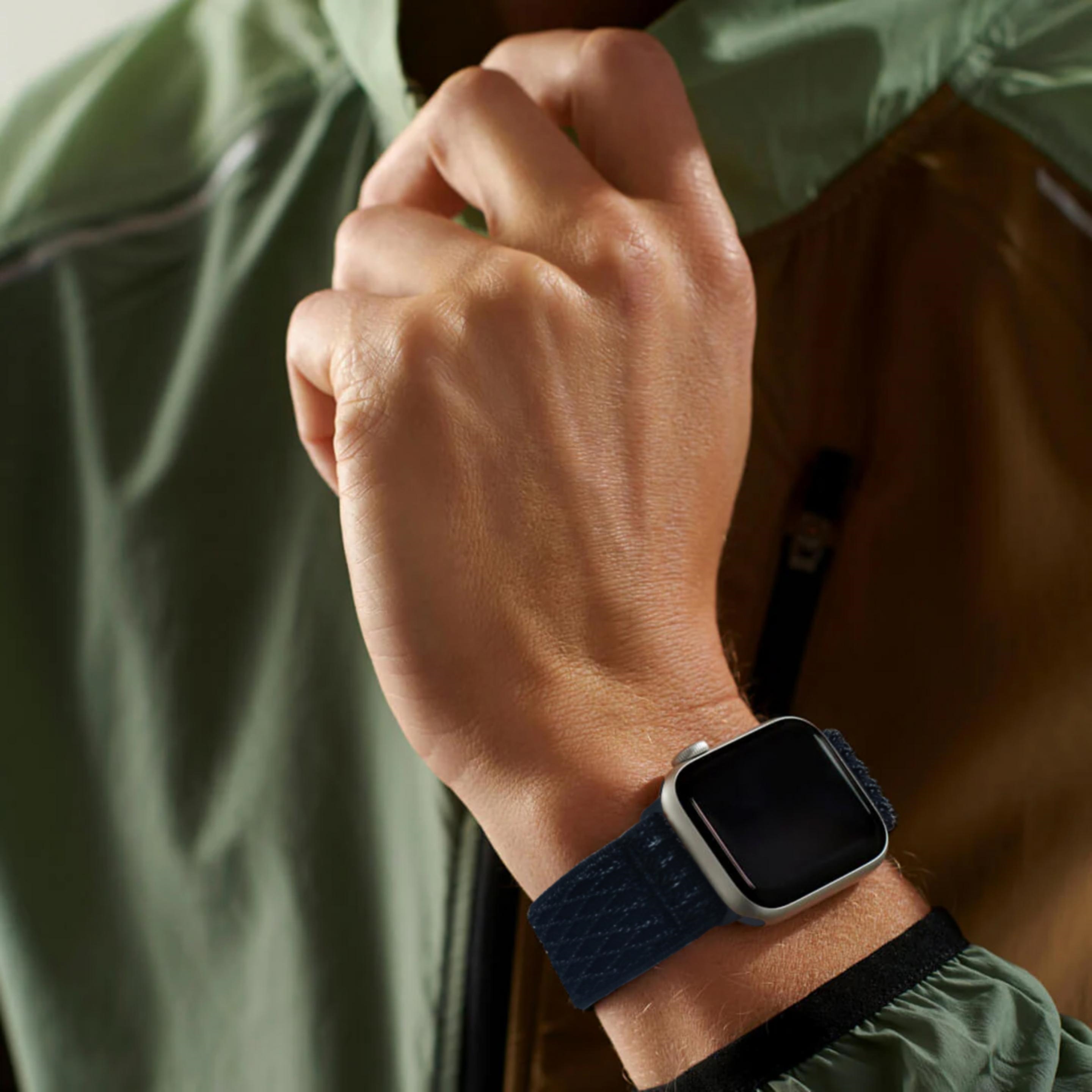 thumbnail image 2 of ComfiTime Correa para Apple Watch: Correas Elásticas para iWatch de 38/40/41/42/44/45/49 mm, Correas Deportivas de Silicona Transpirables para Series SE 9 8 7 6 5 4 3 2 1 Ultra Ultra2, 2 of 13