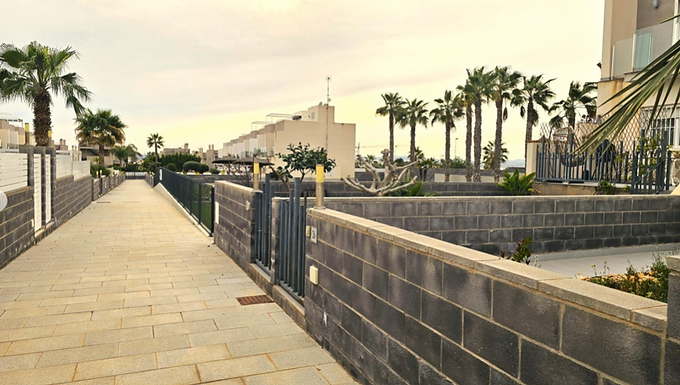 Modern duplex with charm and spectacular views in Agus Nuevas