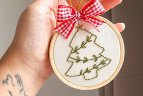 vem fazer um pingente de natal comigo?
