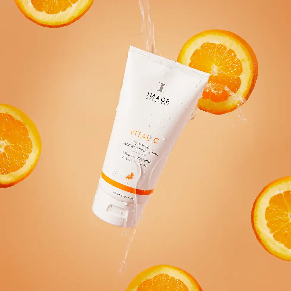 Miniature : Produkt vor orangem Hintergund mit Orangen IMAGE Skincare - VITAL C - Hydrating Hand und Body Lotion