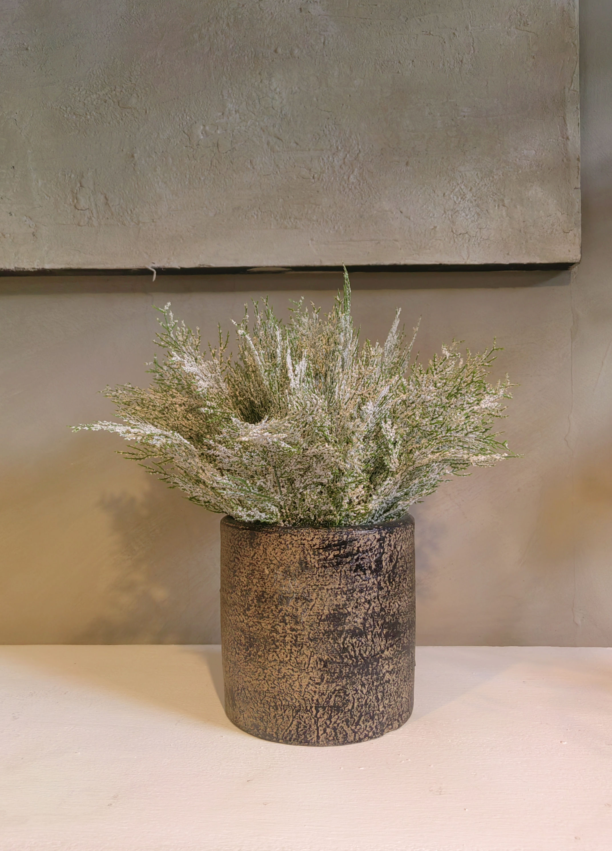 Deepa in Black-Taupe Textured D7" x H8"