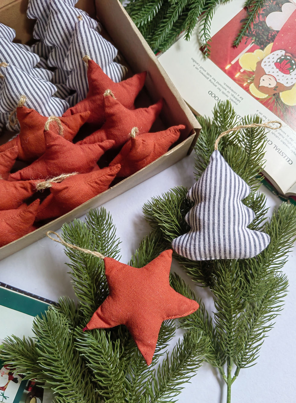 Thumbnail: Linen Tree Ornaments Black Stripe & Tobacco Star (Pack of 18)
