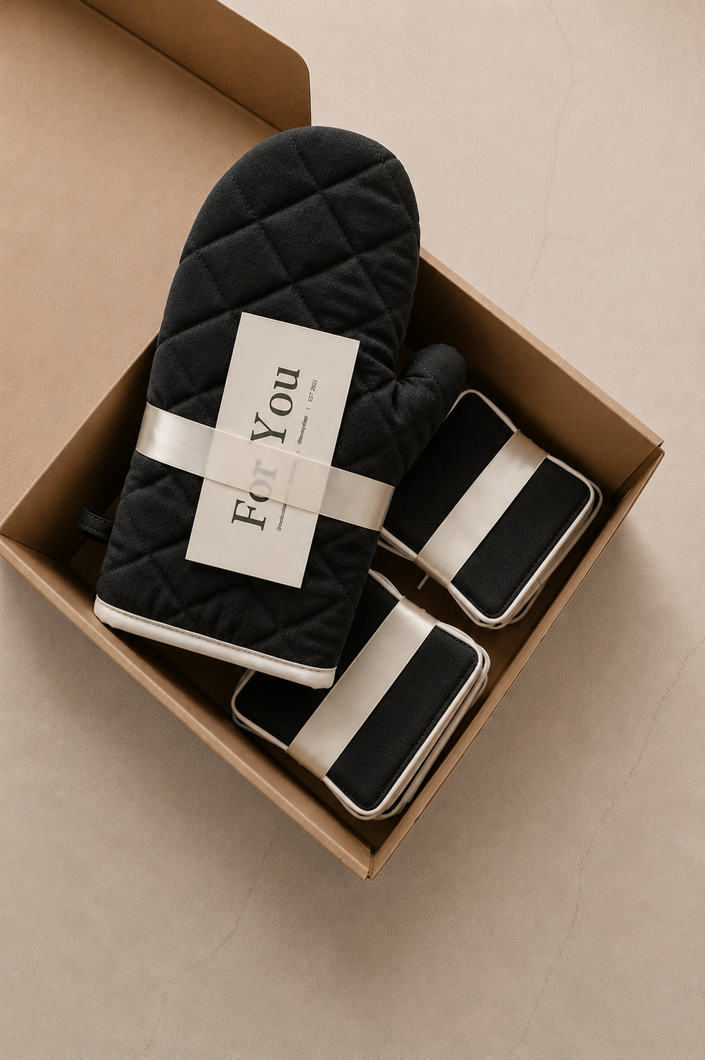 Kitchen Gift Set Oven Mitt Set & Coasters in Black