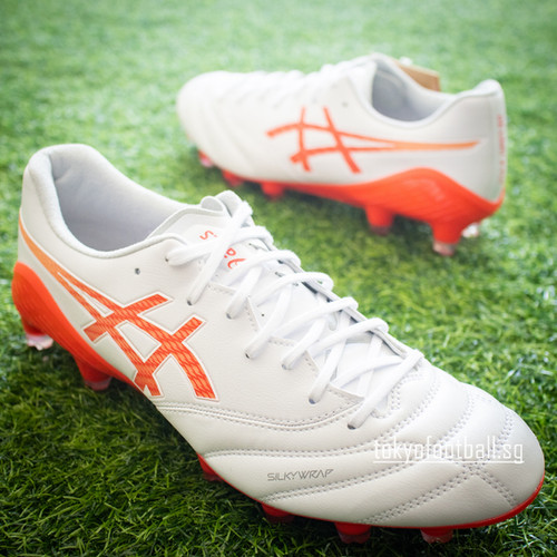ASICS DS LIGHT X-FLY 6 1101A076-101 | TOKYO FOOTBALL