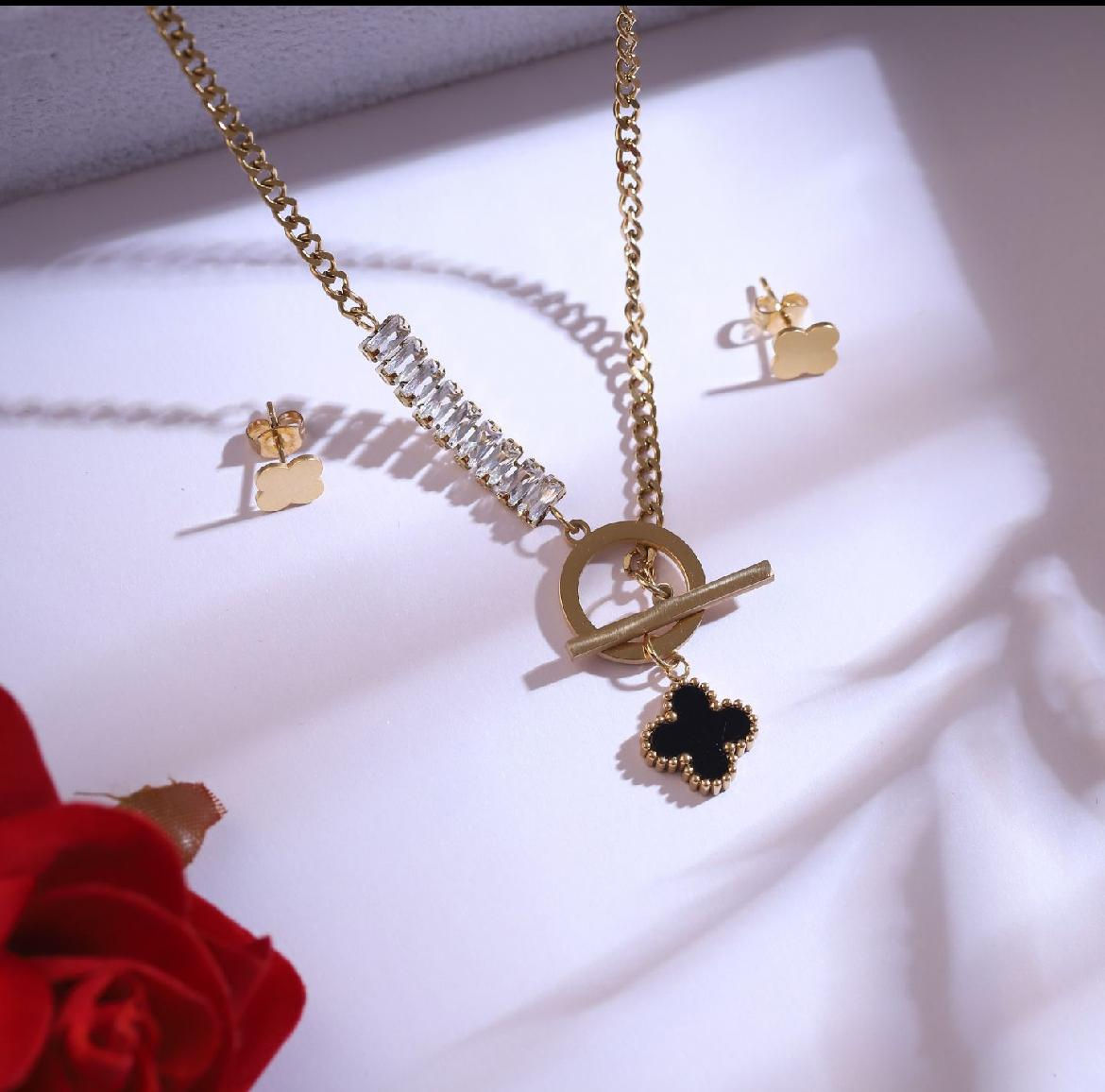 Chain Pendants with Ear studs