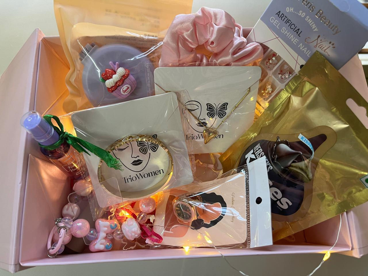 Queen’s Choice Hamper(13 Items)