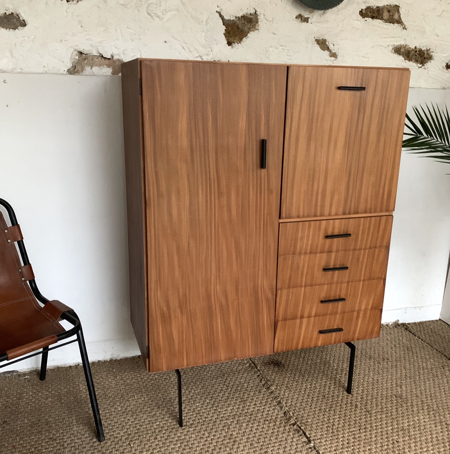 Miniature : Armoire secrétaire vintage minimaliste