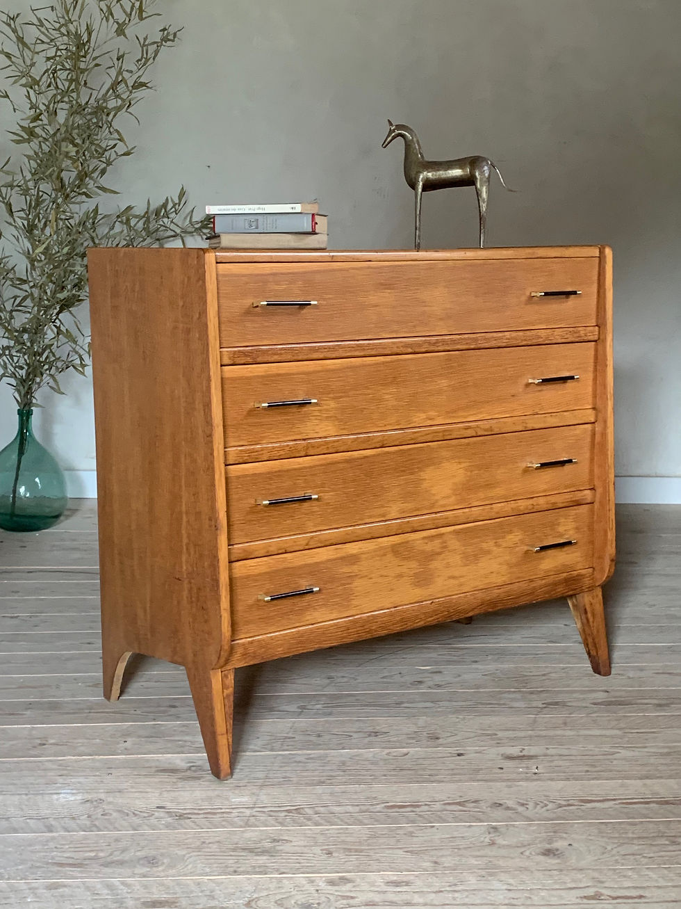 Miniature : Commode vintage en chêne pied compas