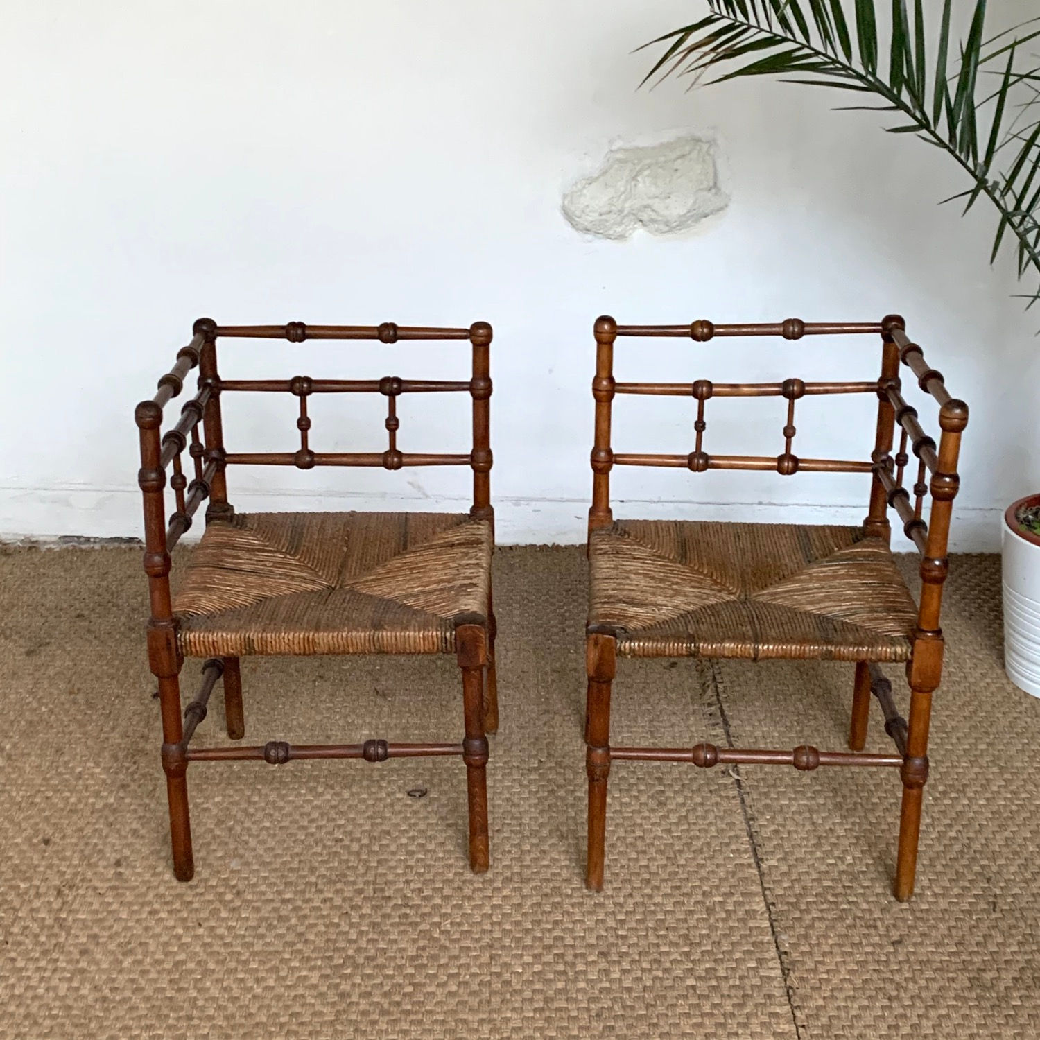 Chevets Tabouret ancien paillés
