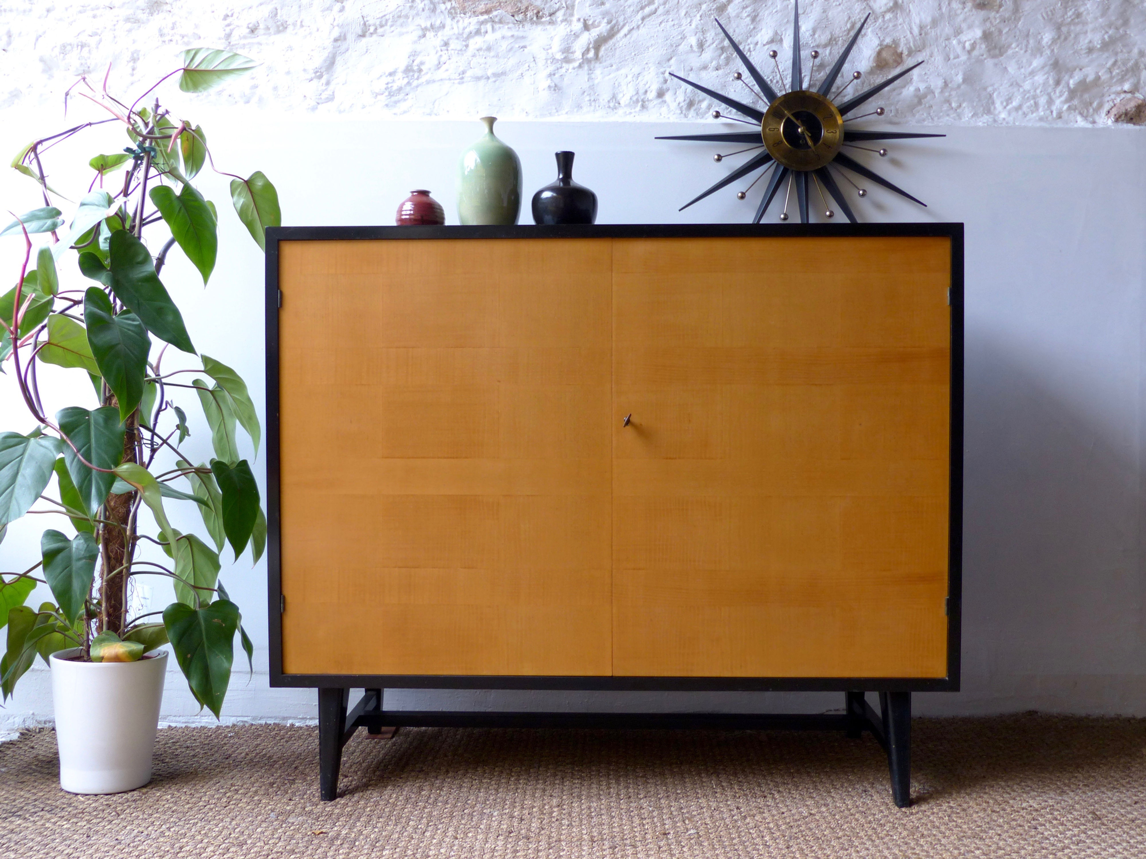 Buffet vintage laqué noir et bois