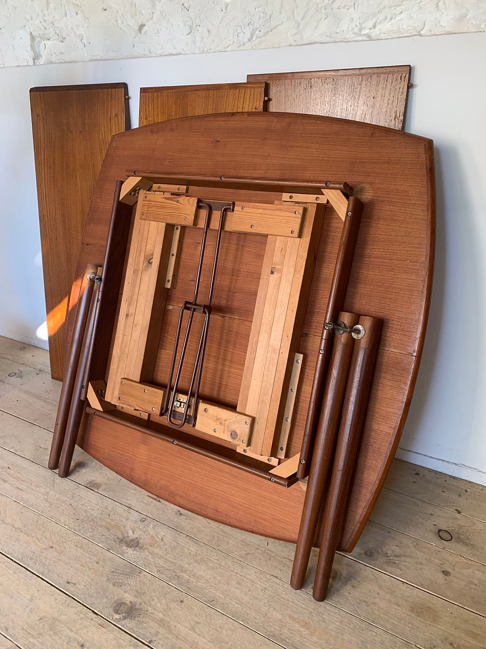 Miniature : Table de repas scandinave vintage en teck de H.W.Klein  