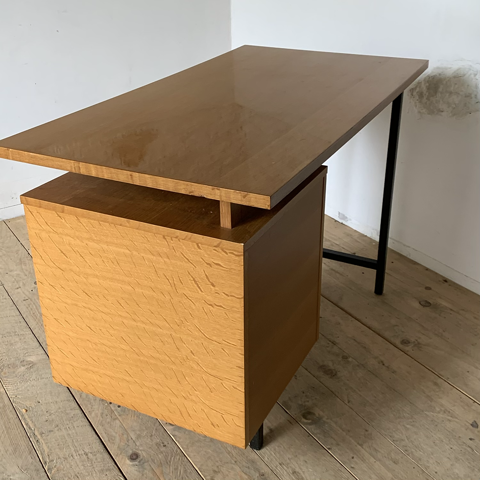 Miniature : Bureau vintage Pierre Paulin pour Thonet en chêne