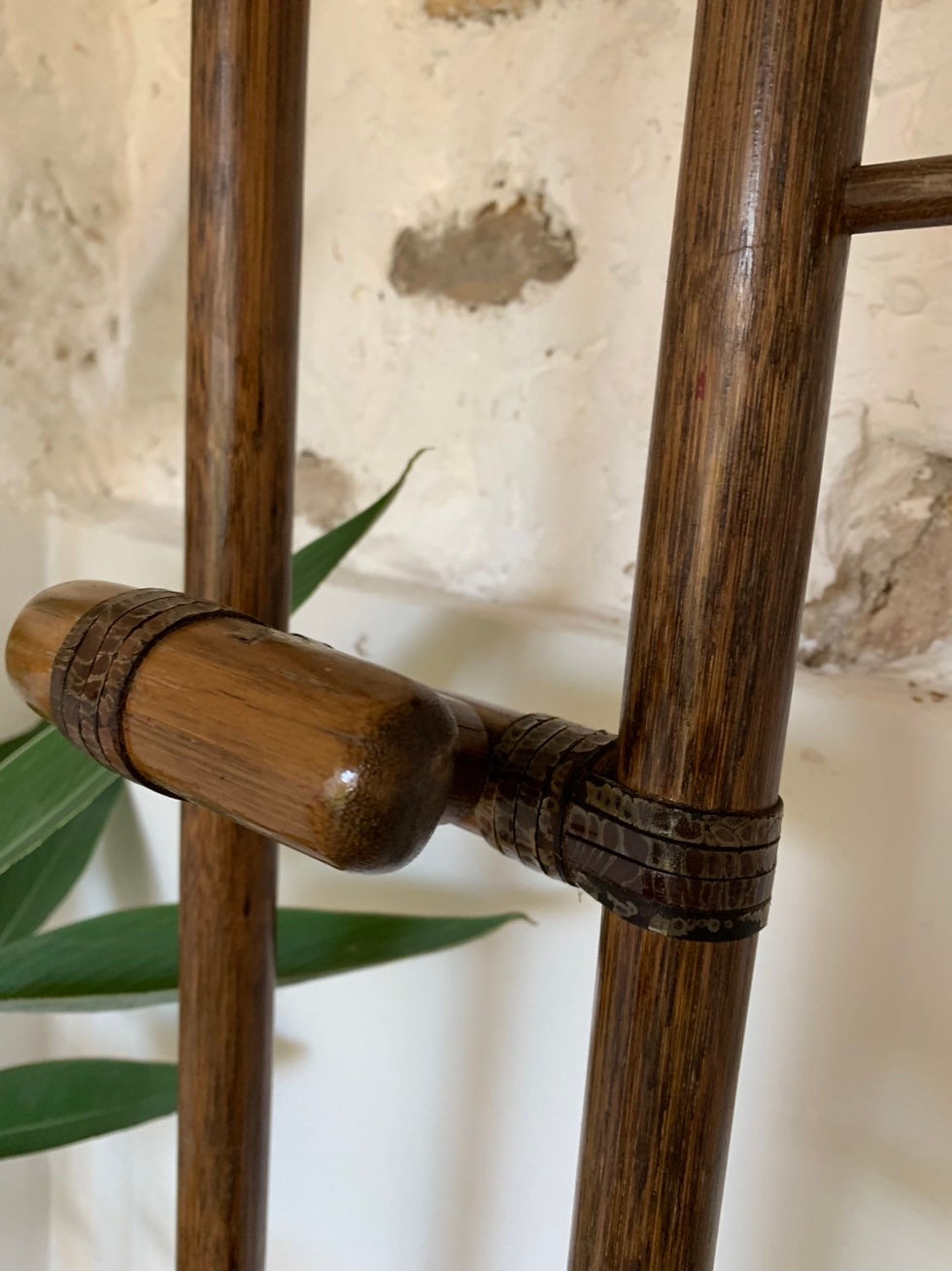 Miniature : RESERVE  Vestiaire porte-manteau vintage cannage et bambou
