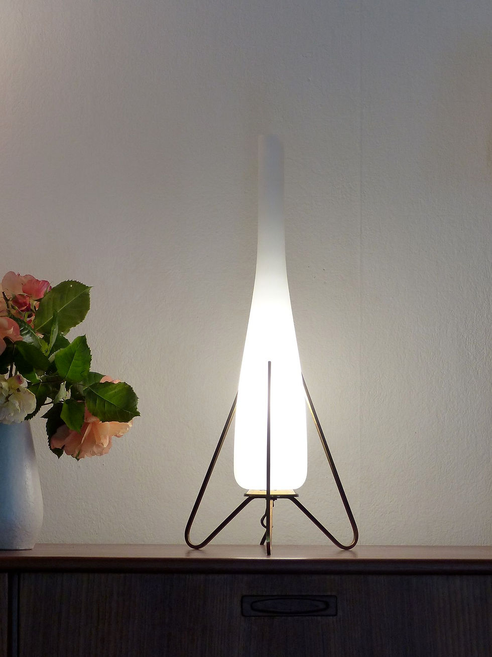 Miniature : Lampe de table vintage Space Age opaline