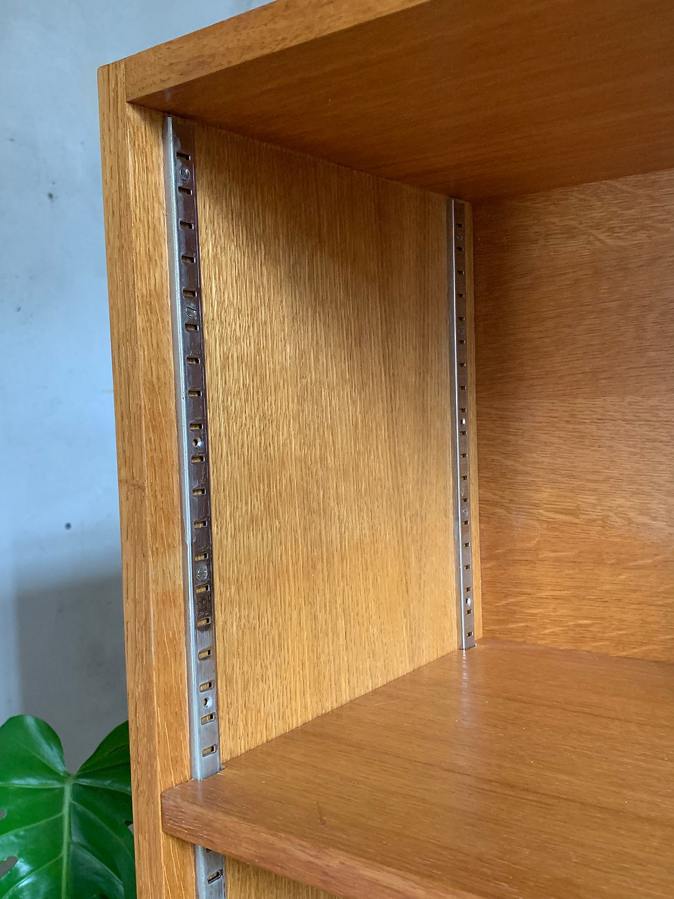 Miniature : Bibliothèque moderniste vintage en chêne