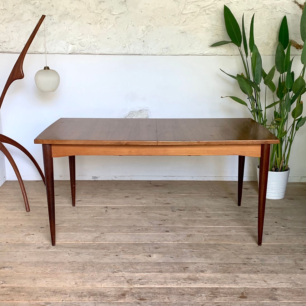 Table de repas scandinave vintage en teck