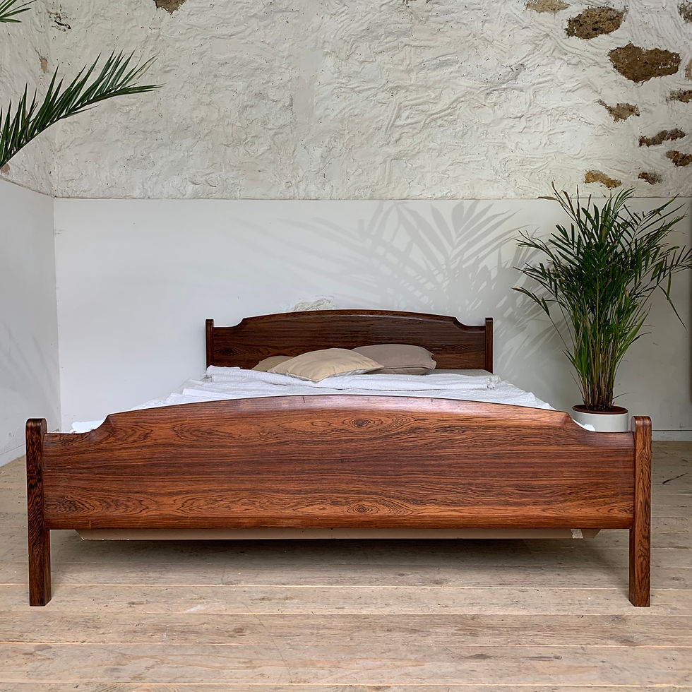 RESERVE Lit vintage en palissandre de Rio style scandinave