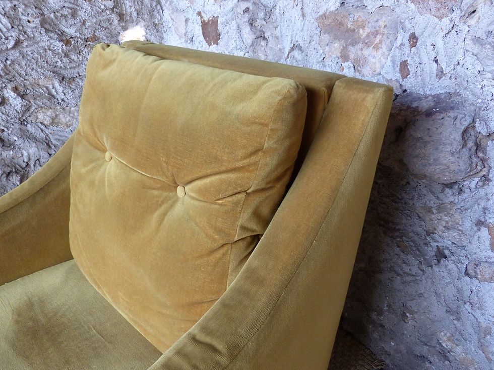 Miniature : Fauteuil vintage velours jaune moutarde