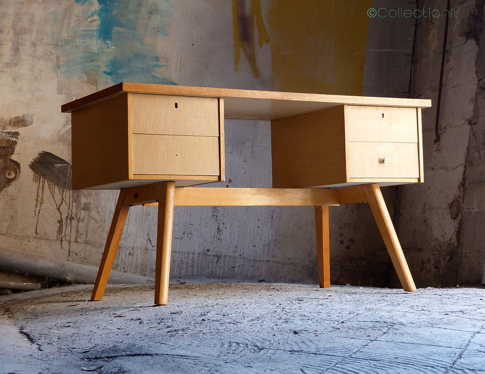 Bureau vintage en chêne et formica