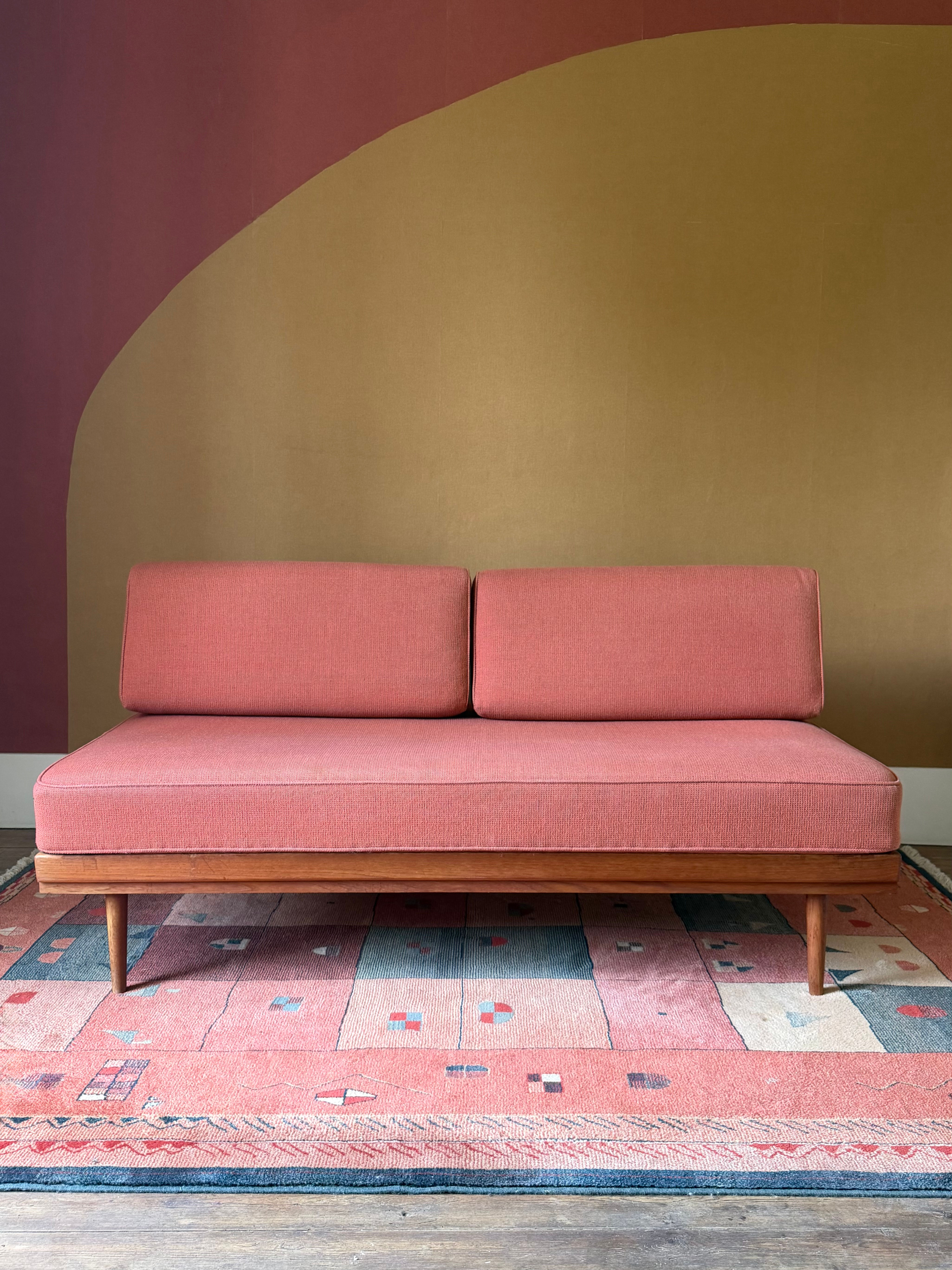 Daybed scandinave banquette lit vintage Mobel Mann