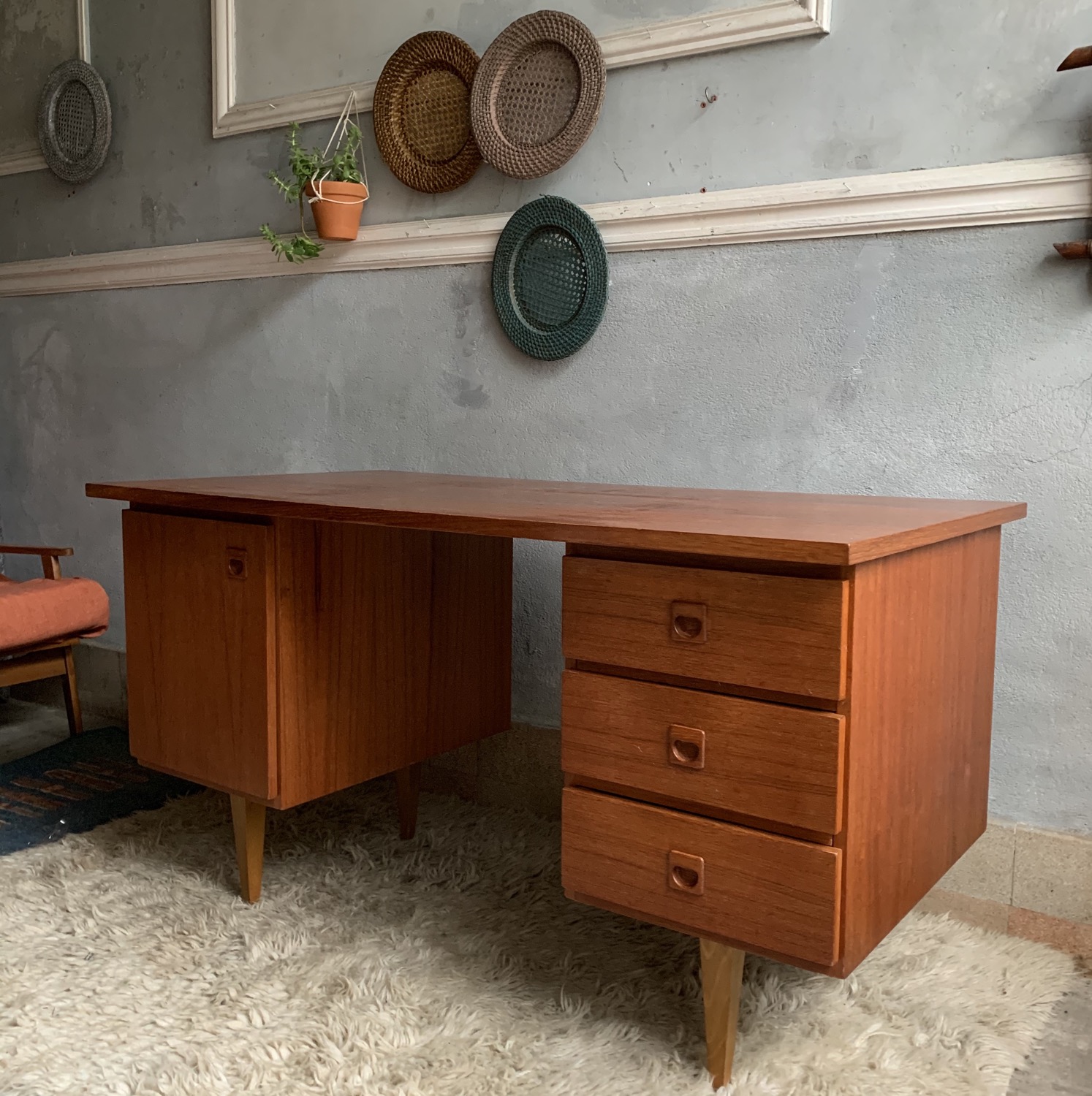 Miniature : Bureau style scandinave vintage en teck  