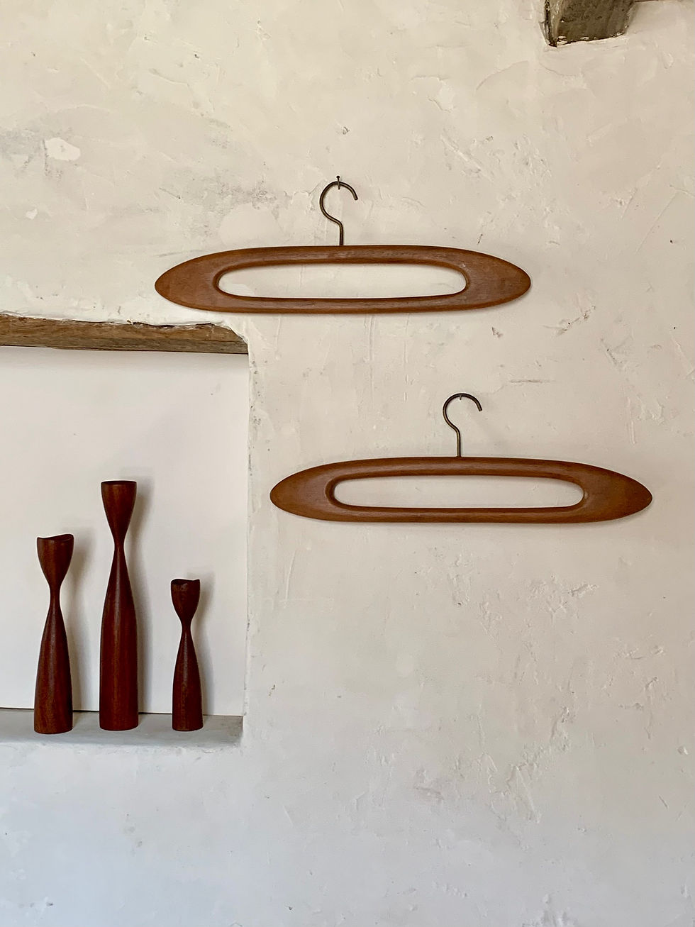 Cintres scandinave teck vintage