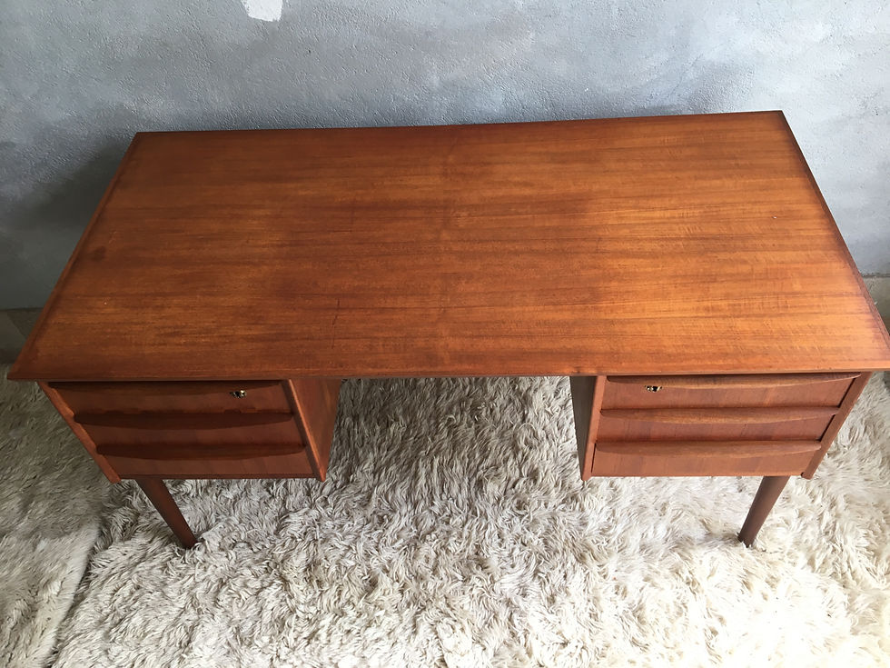Miniature : Bureau scandinave vintage en teck