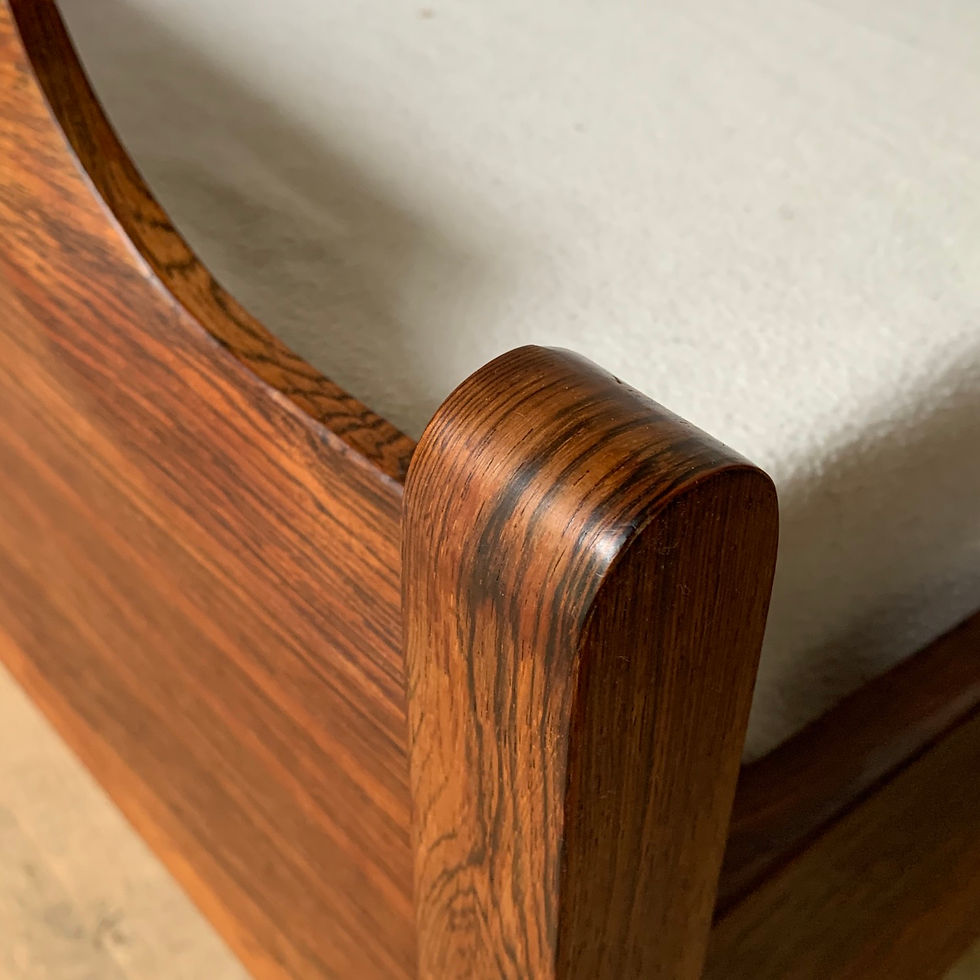 Miniature : RESERVE Lit vintage en palissandre de Rio style scandinave