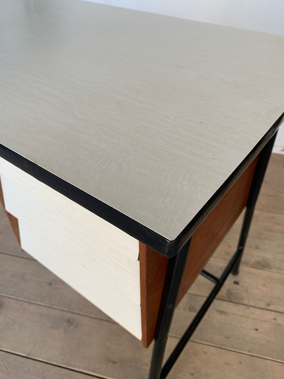 Miniature : Bureau vintage moderniste pied compas