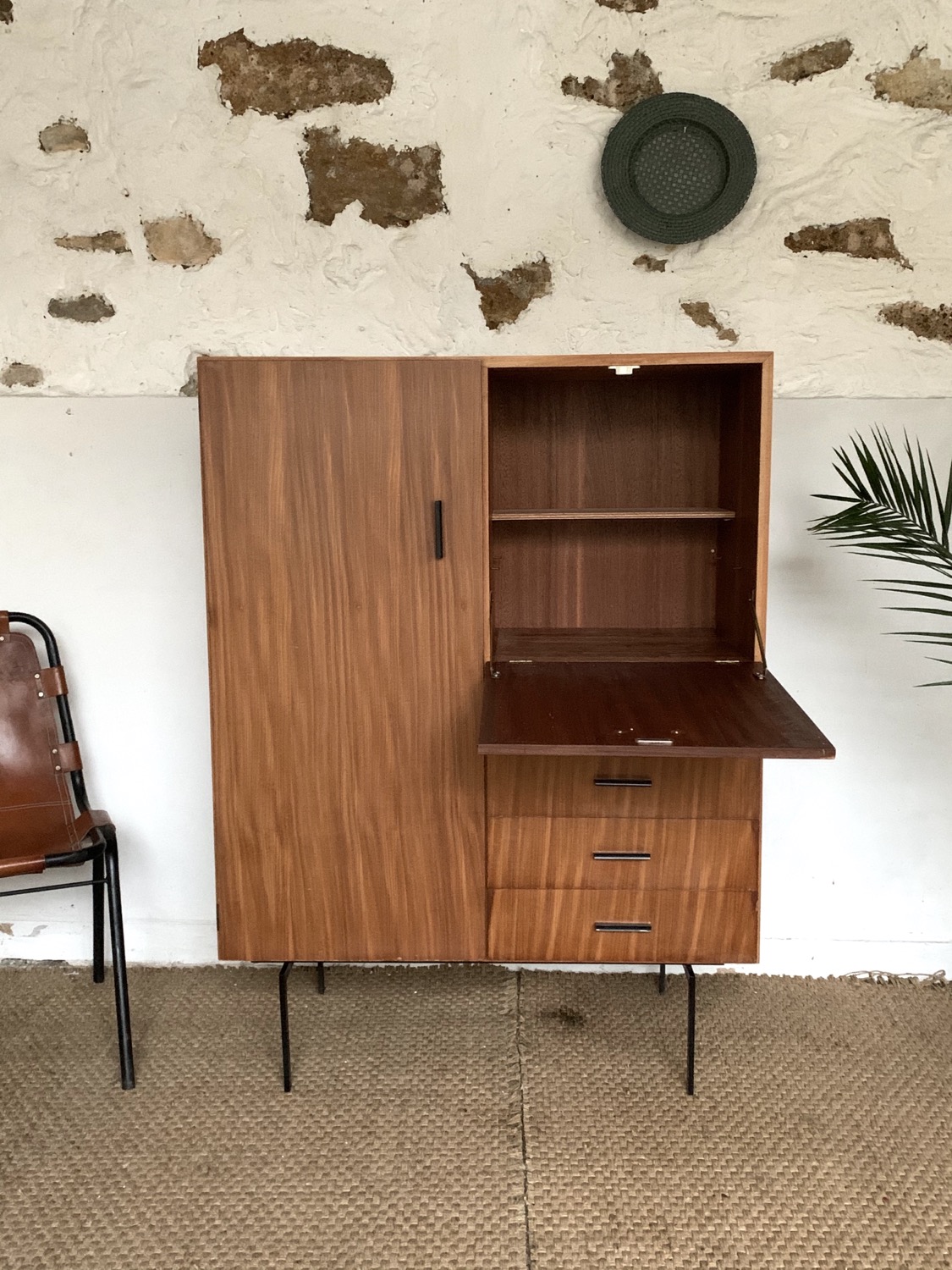 Miniature : Armoire secrétaire vintage minimaliste