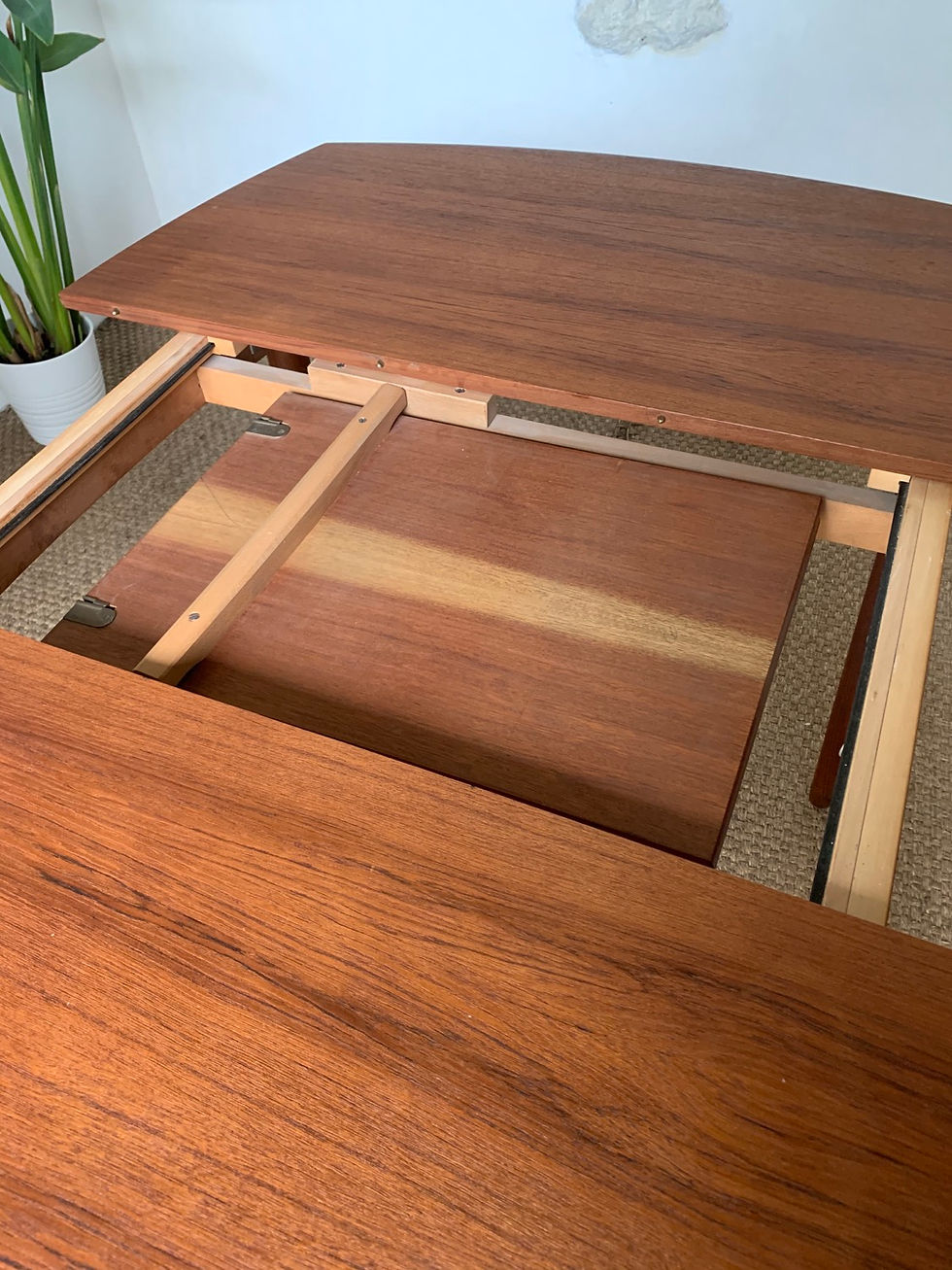 Miniature : Table scandinave vintage en teck carrée 