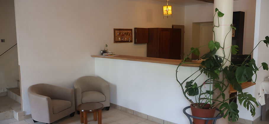 Réception de l'auberge. C'est ici que les backpacker et randonneurs sont accueillis. Demandez des conseils randonnée autour de Gavarnie ou Luz-Saint-Sauveur !