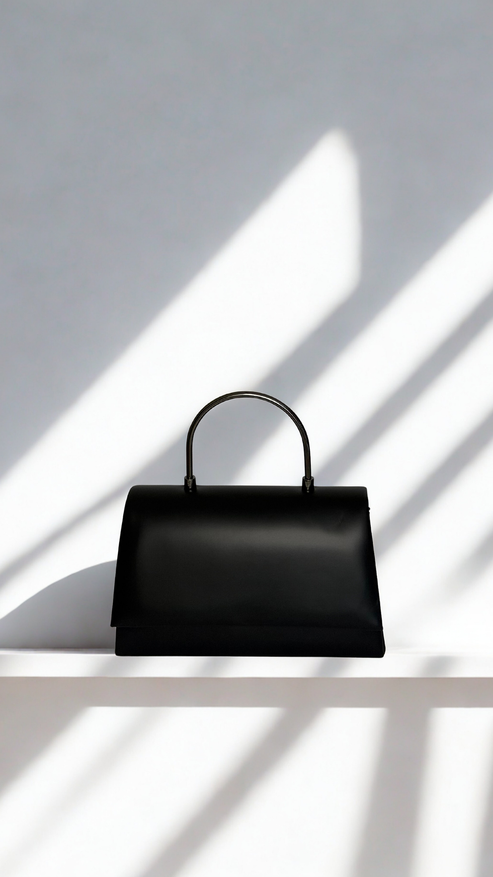 Küçük resim: Arc Handle Mini Bag
