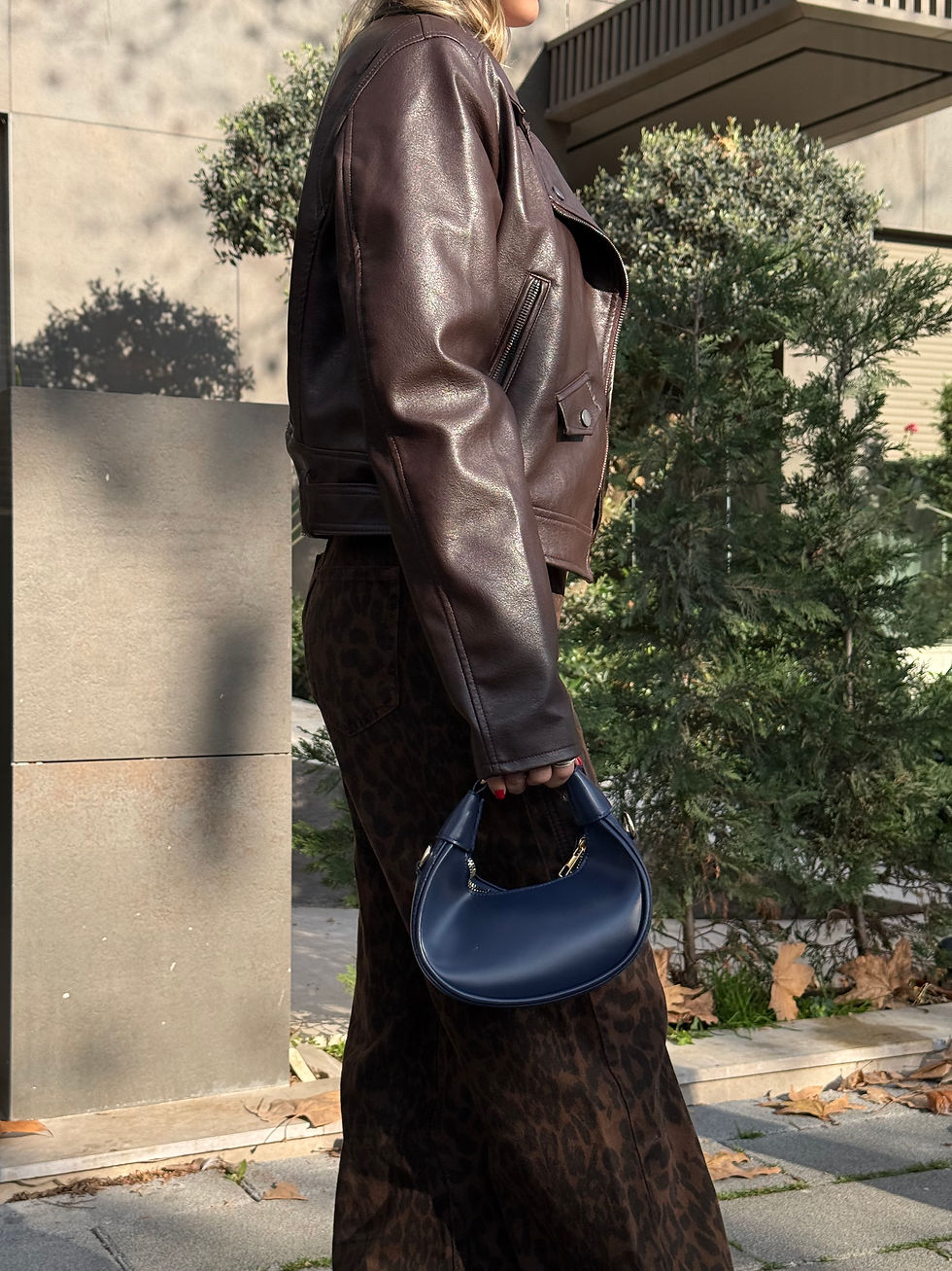 Küçük resim: BESU Luna Shoulder Bag – Suni Deri Yarım Ay Çanta