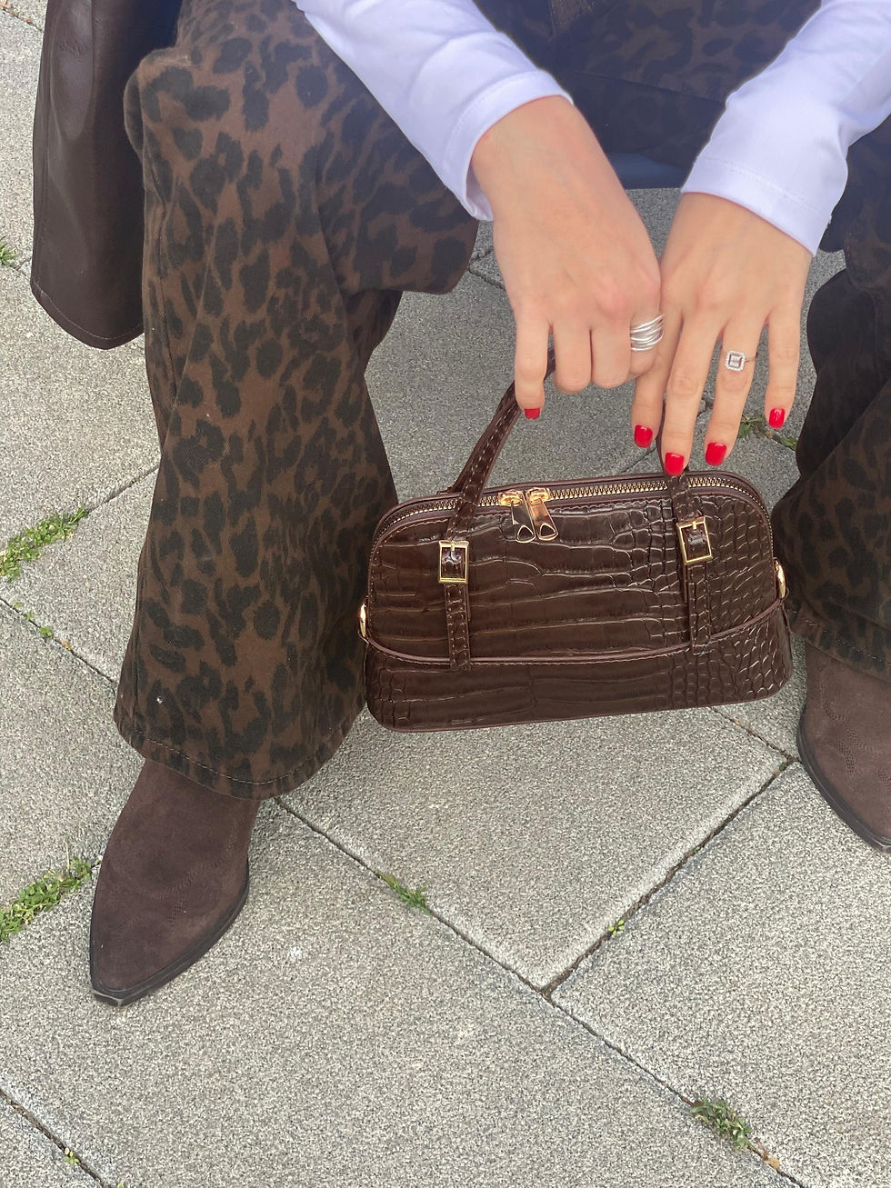 Küçük resim: BESU Croc Mini Bag – Krokodil Dokulu Çanta